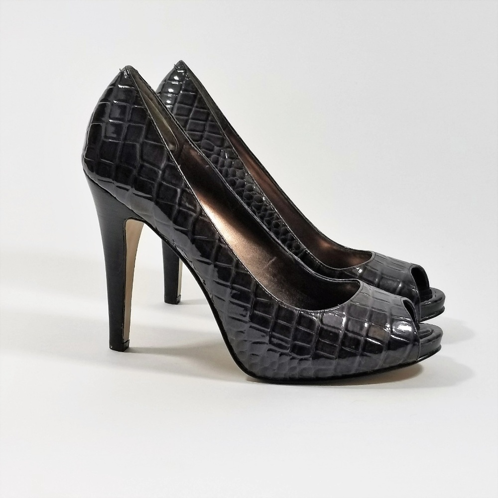 Nine West Size 7M Gray Reptile Open Toe Stiletto